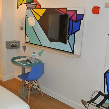Hotel Ibis Styles Maine Montparnasse 3*