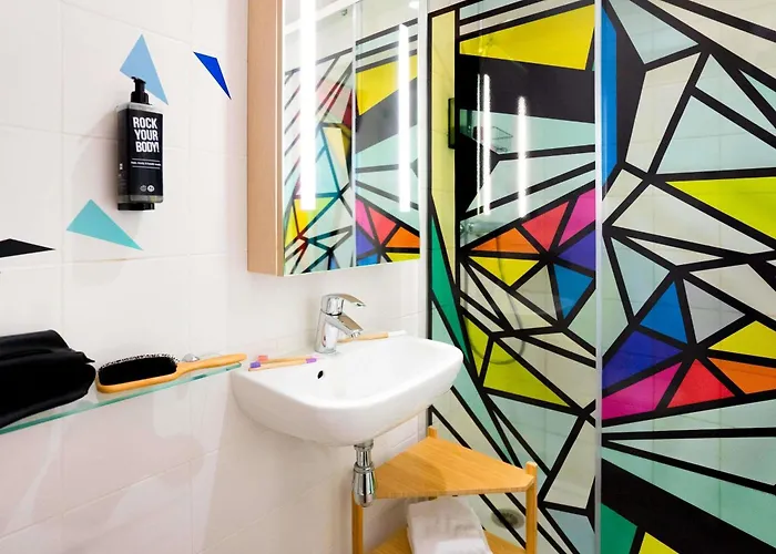 ホテル イビス スタイルズ メーヌ モンパルナス パリ