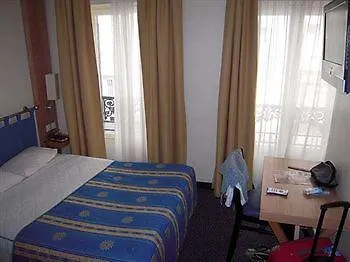 Ibis Styles Maine Montparnasse מלון