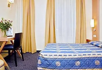 Ibis Styles Maine Montparnasse 3* פריז